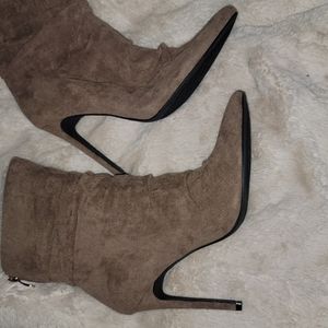 Sabrina scrunch bootie